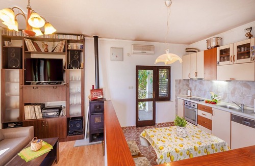 Stravca Apartment | Apartment Mileta - Two Bedroom Apartment with Swimming Pool