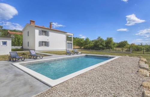 Ripenda Verbanci Apartment | Apartment Mirna with Swimming Pool