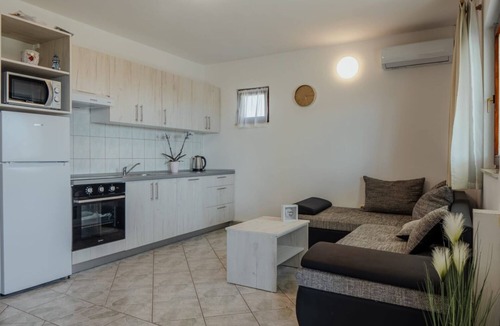 Vrsi Apartment | Apartment Nenad - with pool; A1(4+1) - Vrsi, Zadar riviera, Croatia