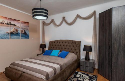 Hodilje Apartment | Apartment Nina & Kate - Comfort One Bedroom Apartment with Terrace and Sea View