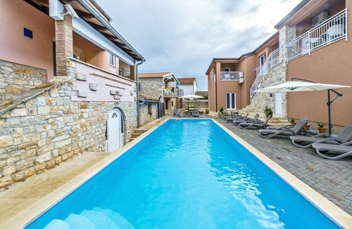 Tar-Vabriga Apartment | Apartment NOEMI1 Poreč-Tar with swimming pool, games room, barbecue, balcony, Wi-Fi