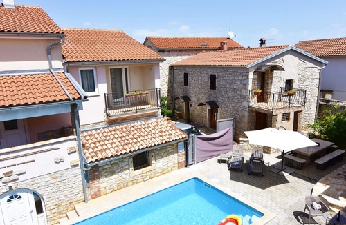 Tar-Vabriga Apartment | Apartment NOEMI1 Poreč-Tar with swimming pool, games room, barbecue, balcony, Wi-Fi