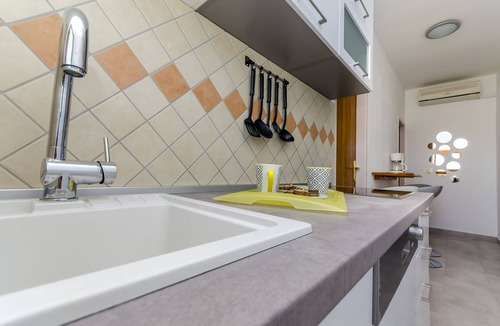 Okrug Gornji Apartment | Apartment Piveta (24451-A1) - Okrug Gornji (Ciovo)