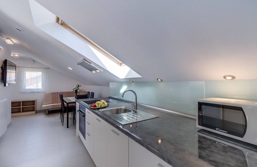 Artatore Apartment | Apartment Pineta 3, offers you comfort for your ideal vacation, located in Artatore.