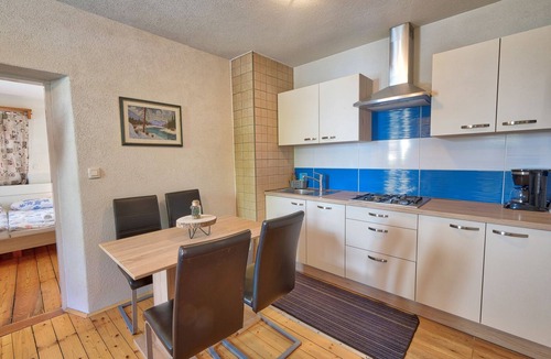 Podkoren Apartment | Apartment Planica 1 with a garden & a hot tub