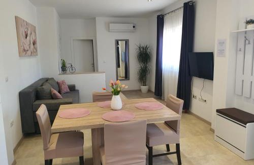 Dugopolje Apartment | Apartment Radoš