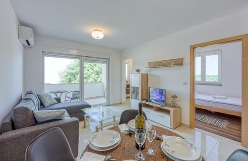 Murine House | Apartment Riki