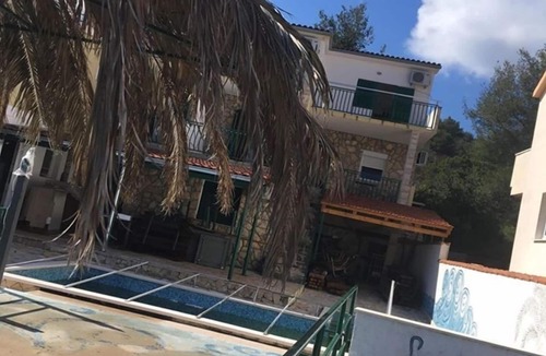 Stomorska Apartment | Apartment Rina - with pool : SA1(2) - Stomorska, Island Solta, Croatia