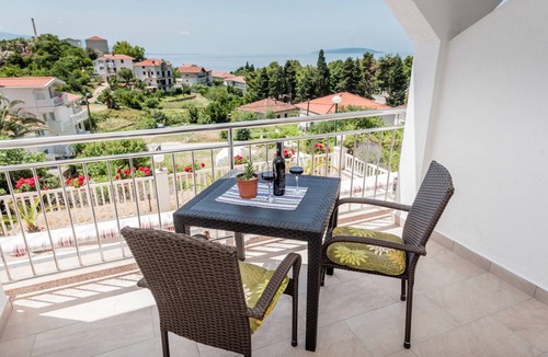 Gradac Apartment | Apartment Robert