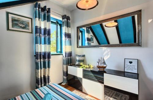 Split Apartment | Apartment Sunny Stone