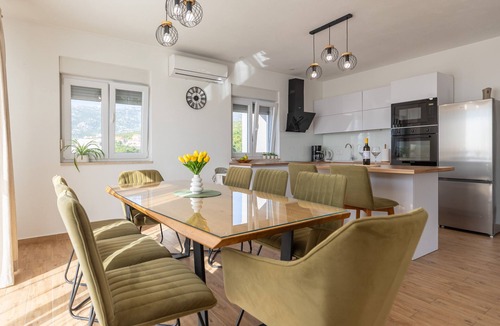 Rovanjska Apartment | Apartment Temida with sea view