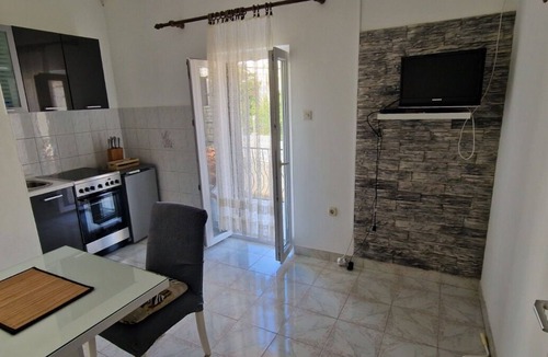 Cove Rogacic Apartment | Apartment Tenara (10208-A1) - Vis - island Vis