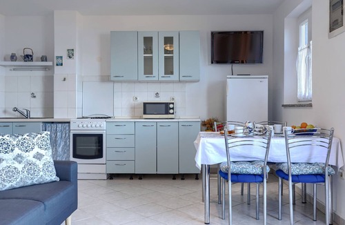 Drenje Apartment | Apartment Teo by Interhome