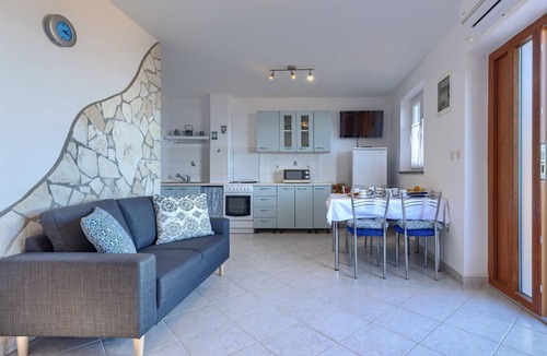 Drenje Apartment | Apartment Teo by Interhome