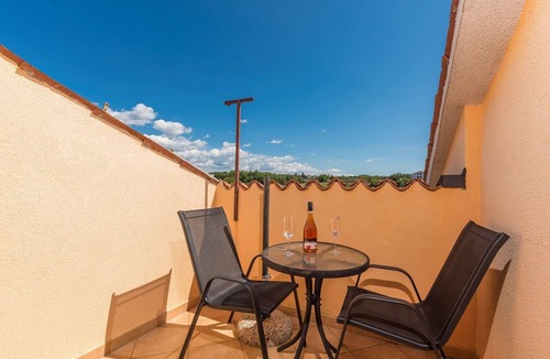 Stranici kod Nove Vasi Apartment | Apartment Vetrina A1 with Shared Pool