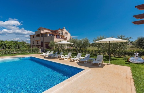 Stranici kod Nove Vasi Apartment | Apartment Vetrina A1 with Shared Pool