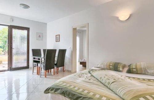 Umag Apartment | Apartment Villa Alpa-4 by Interhome