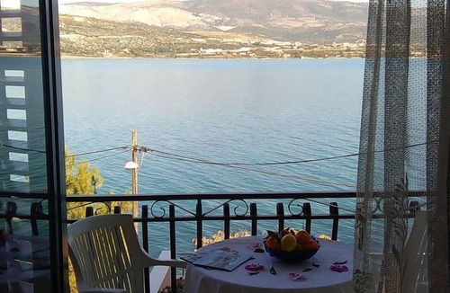 Municipality of Trogir Apartment | Apartment Vini - by the sea: A3(4) - Mastrinka, Island Ciovo, Croatia