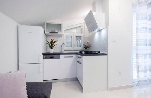 Grebastica Apartment | Apartment with view of the water