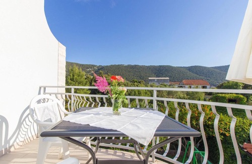 Grebastica Apartment | Apartment with view of the water