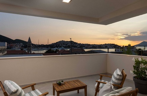Gruz Apartment | Apartments aMare - Three Bedroom Apartment with Balcony and Sea View