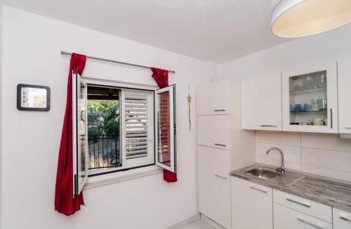 Kobas Apartment | Apartments Ammos - One Bedroom Apartment with Shared Terrace and Sea View Mali