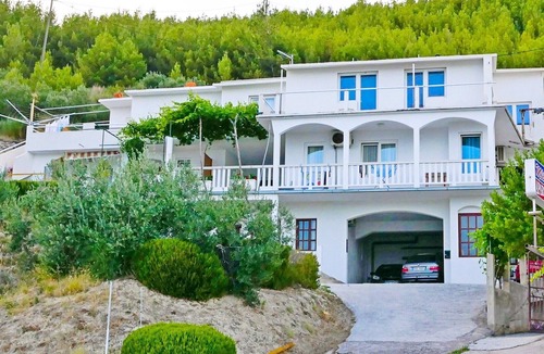 Stanici Apartment | Apartments and rooms Dana, (13246), Stanići, hr