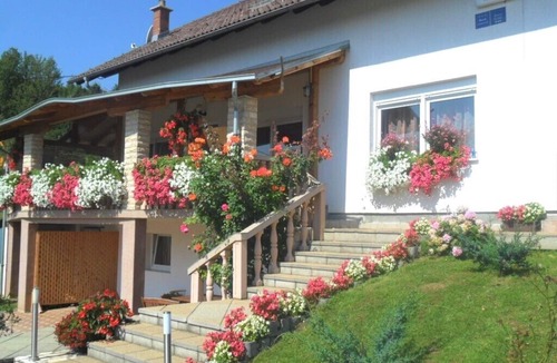 Grabovac Apartment | Apartments and rooms Ivanka, (13914), Rakovica, hr