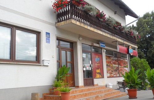Rakovica Apartment | Apartments and rooms Nevenka, (15197), Rakovica, hr