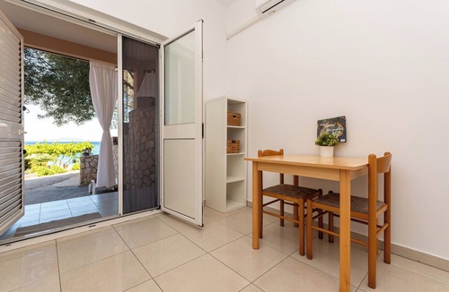 Jakisnica Apartment | Apartments Beachfront Jakišnica (122481-A1) - Jakisnica
