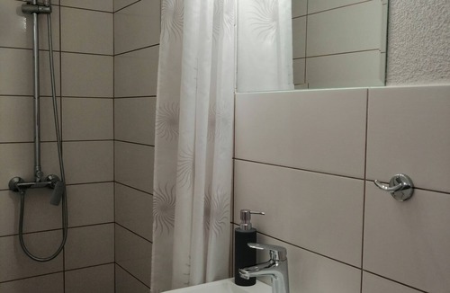 Pokrivenik Apartment | Apartments Boni (69571-A2) - Gdinj - island Hvar