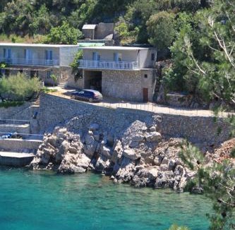 Bogomolje Apartment | Apartments by the sea Cove Mala Pogorila, Hvar - 8953