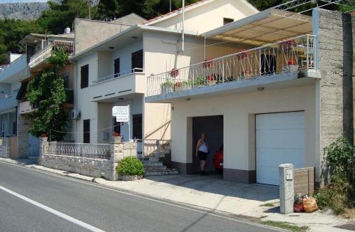 Dugi Rat Apartment | Apartments by the sea Mali Rat (Omis) - 2811