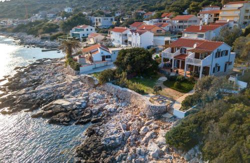 Milna Apartment | Apartments by the sea Milna, Vis - 8946