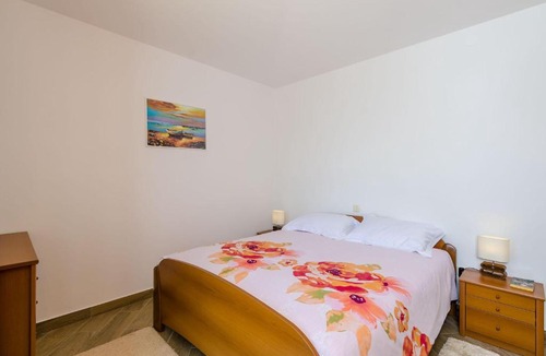 Plat Apartment | apartments carpe diem - comfort one bedroom apartment with terrace and sea vi...