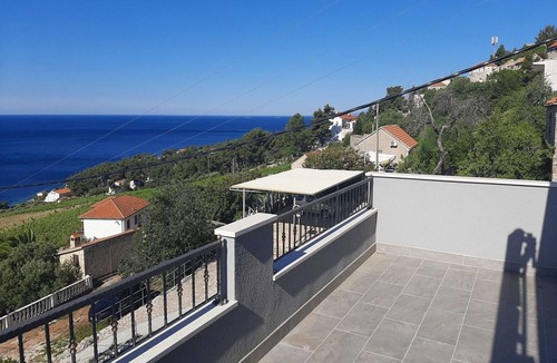 Zavala Apartment | Apartments Dobrila - Superior Two Bedroom Apartment with Terrace and sea view