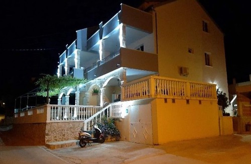 Zavala Apartment | Apartments Dobrila - Superior Two Bedroom Apartment with Terrace and sea view