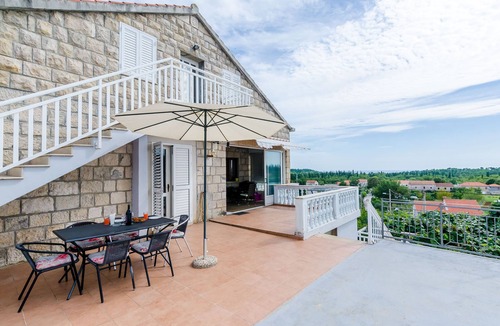 Cilipi Apartment | Apartments Dubrovnik Airport - Two Bedroom Apartment with Shared Terrace