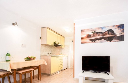 Povlja Apartment | Apartments Ennio, (9950), Povlja, hr