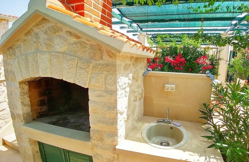 Povlja Apartment | Apartments Ennio, (9950), Povlja, hr