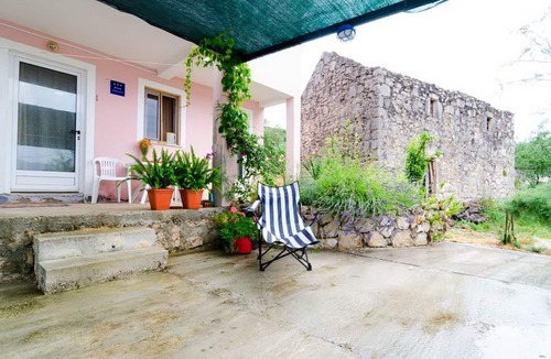 Putnikovic Apartment | Apartments Ereš Zuronja-One-Bedroom Apartment with Sea View 2
