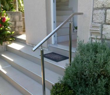 Cove Tri Zala (Zrnovo) Apartment | Apartments Filippi