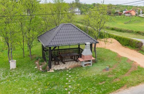 Lipovaca Dreznicka Apartment | Apartments for families with children Lipovaca, Plitvice - 19450