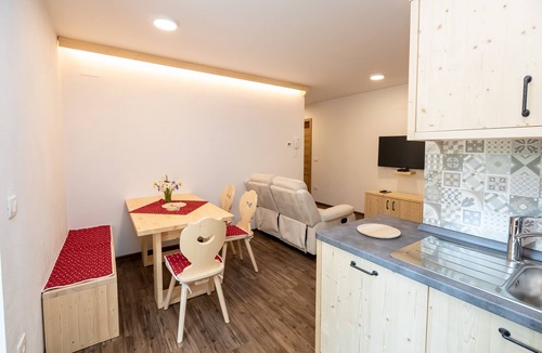 Ukanc Apartment | Apartments Goldhorn Kingdom - Two-Bedroom Apartment with Balcony (A)