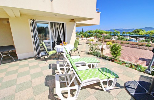 Drace Apartment | Apartments Gusti - Studio Apartment with Terrace and Sea View