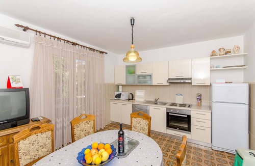 Supetar Apartment | Apartments Kata (56821-A1) - Supetar - island Brac