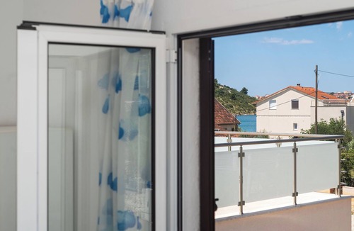 Podglavica Apartment | Apartments Hrvatić (21571-A1) - Rogoznica