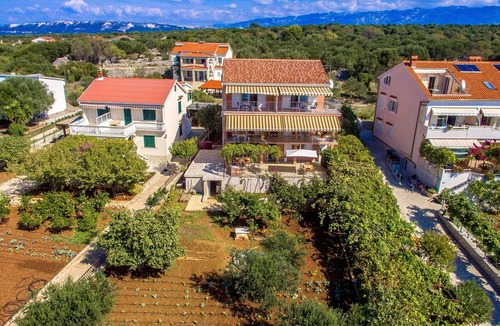 Lun Apartment | Apartments Ivan, (12322), Lun, hr