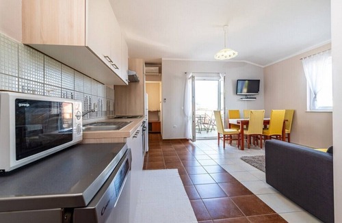 Razanac Apartment | Apartments Ivan, (14610), Ražanac, hr