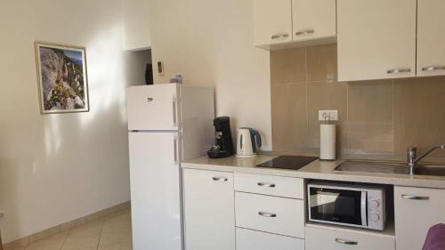 Cove Osibova (Milna) Apartment | Apartments Ivano